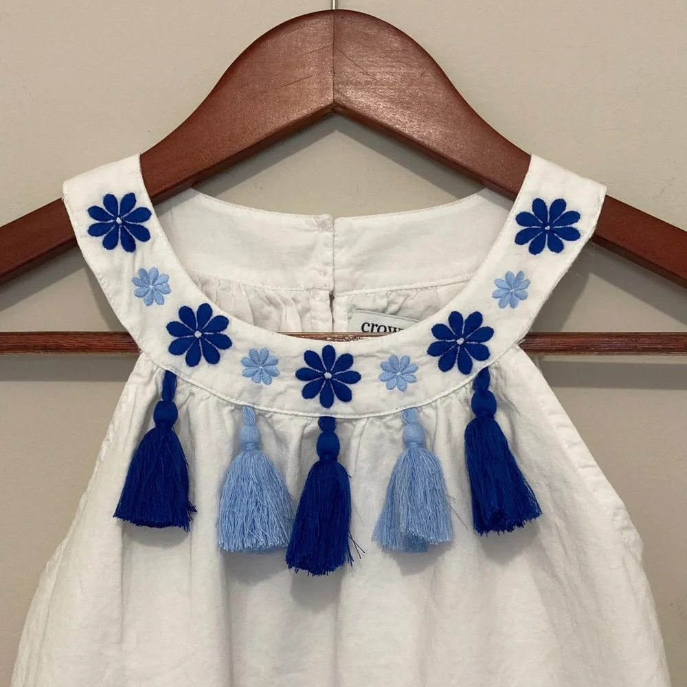 Crown & Ivy White and Blue Floral Kids Dress Sz 10 in great preowned condition